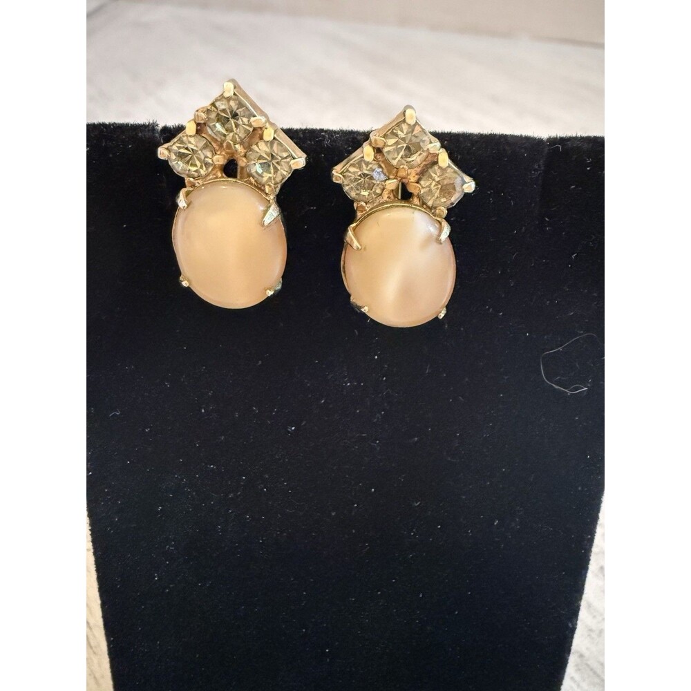 Vintage‎ Moonstone Glass Green Rhinestone Cluster Screw Back Earrings Cream